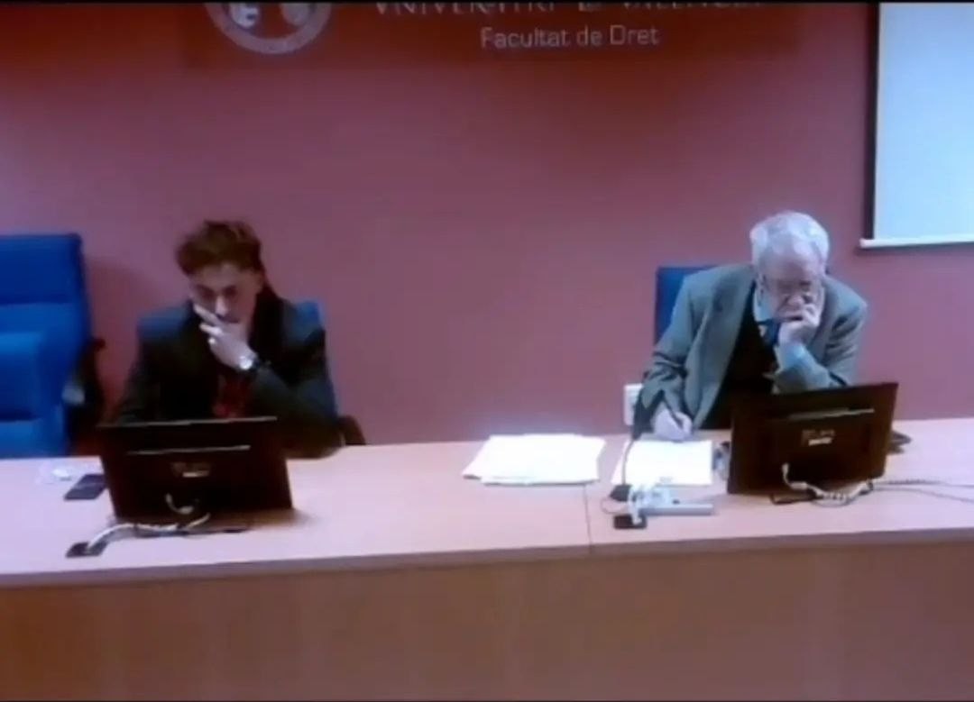 Mesa de ponentes en la Facultat de Dret de la Universitat de València